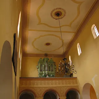 Orgel im Raum