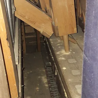 Der Holzwurm nagt an der Orgel