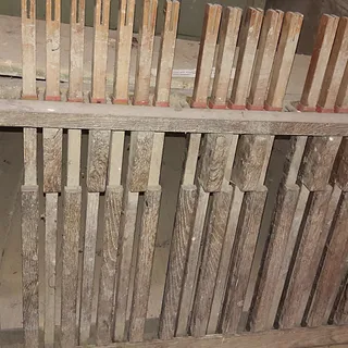 Pedal, steht neben der Orgel