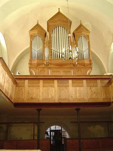 Orgel im Raum