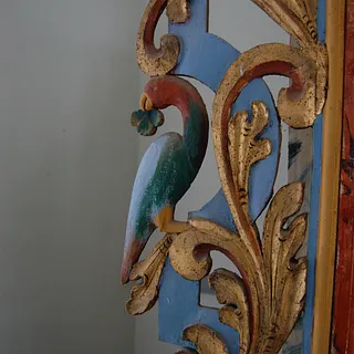 Bild5Die Orgel mit den Papageien!