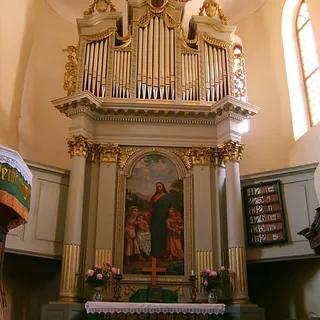 Altar und Orgel