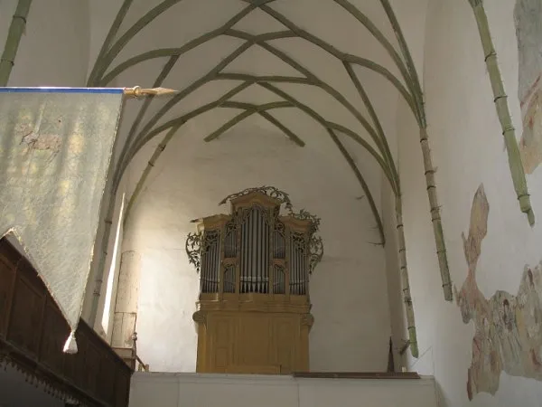 Orgel im Raum