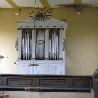 Orgel im Raum