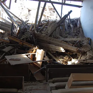 Blick vom Kirchenschiff auf die Trümmer 22. Februar 2016