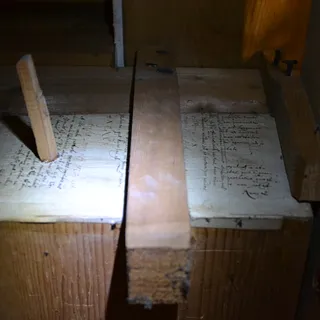 Detail mit alten Dokumenten