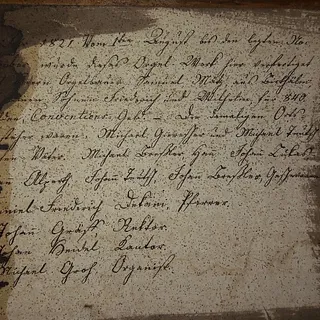 Inschrift in der Orgel; Umschrift siehe Rubrik Inschriften
