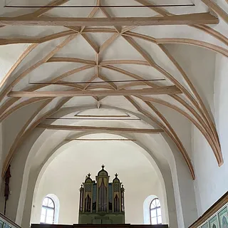 Orgel vom Schiff aus