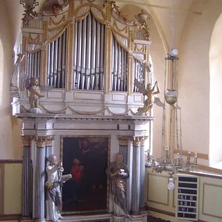Altar und Orgel